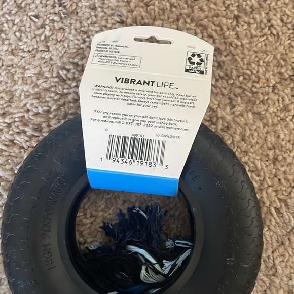 Big dog chew toy tire rope chomp and tug moderate chew level - Picture 3 of 3